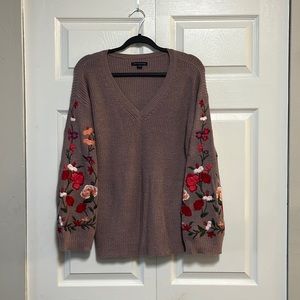 American Eagle mauve embroidered sweater size small
